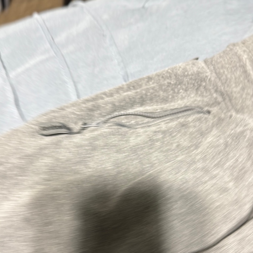 2 Pair Reebok Joggers - Picture 7 of 7